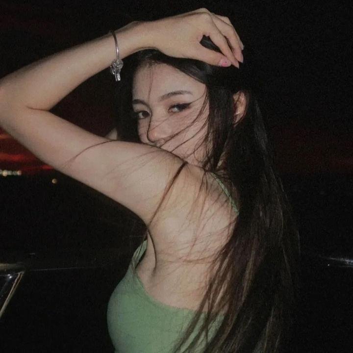暗红